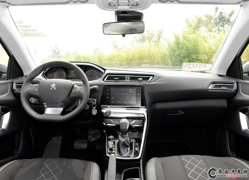 標(biāo)致308車(chē)型 內(nèi)飾圖